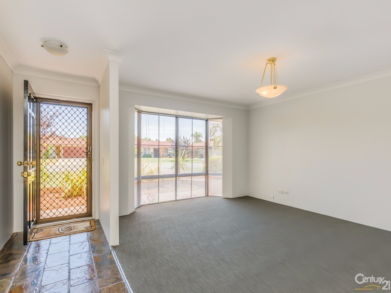 4 Amber Way, Thornlie WA 6108