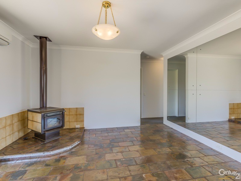 4 Amber Way, Thornlie WA 6108