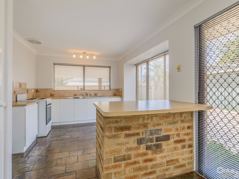 4 Amber Way, Thornlie WA 6108