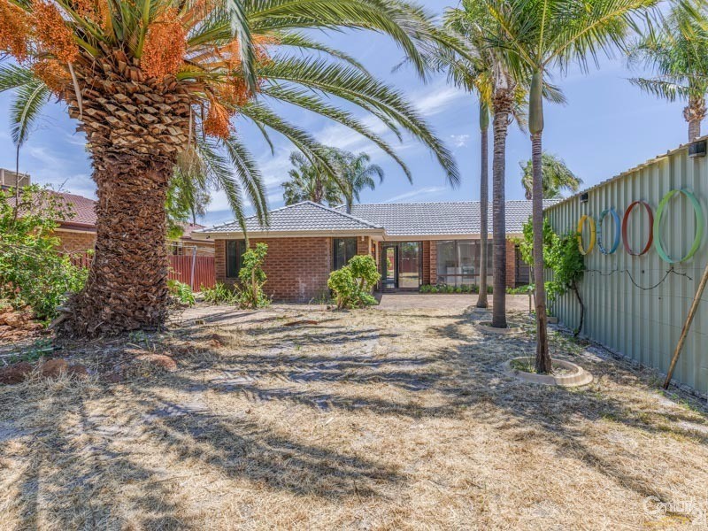 4 Amber Way, Thornlie WA 6108