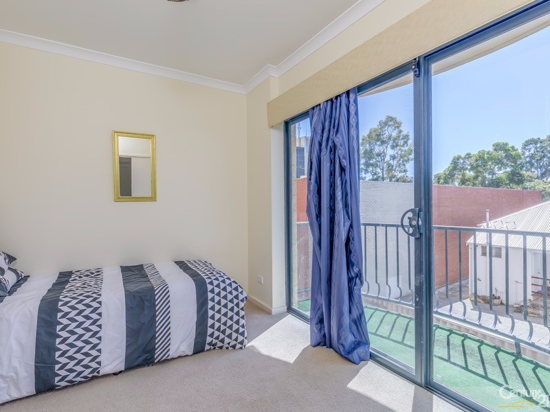 12a/11 Regal Place, East Perth WA 6004