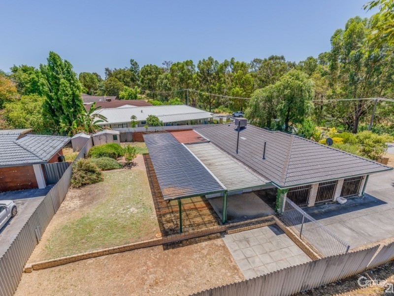 63 Parkside Drive, Thornlie WA 6108