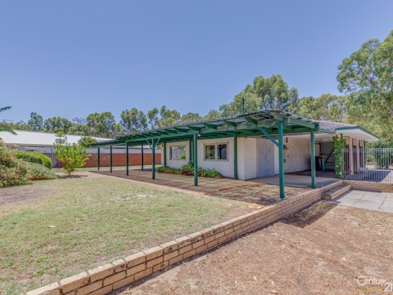 63 Parkside Drive, Thornlie WA 6108