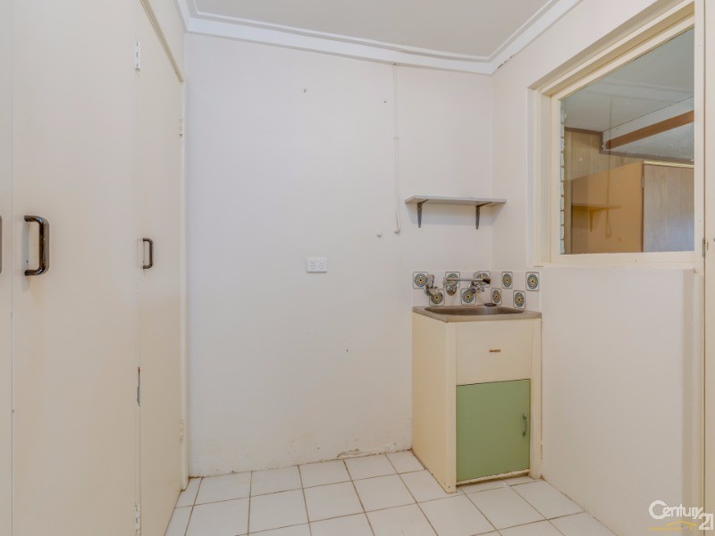 63 Parkside Drive, Thornlie WA 6108