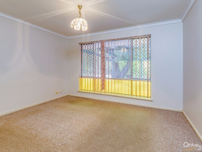 63 Parkside Drive, Thornlie WA 6108