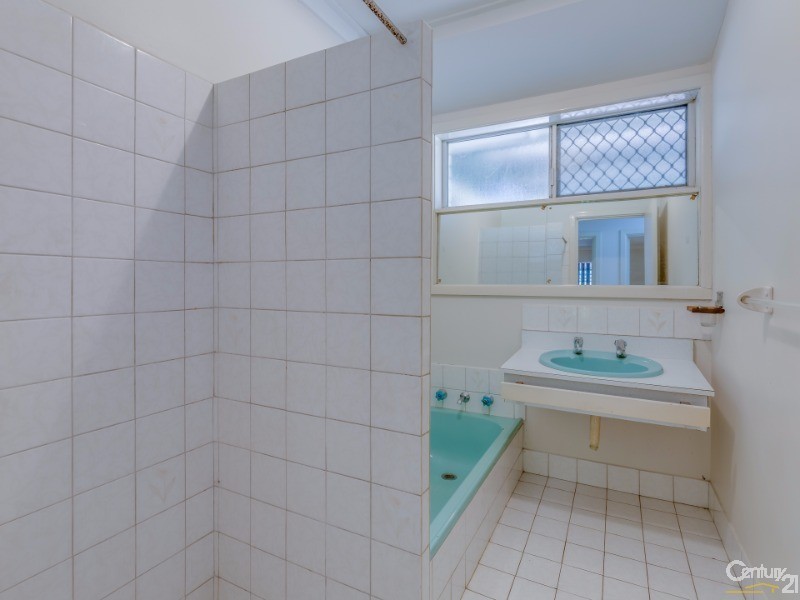 63 Parkside Drive, Thornlie WA 6108