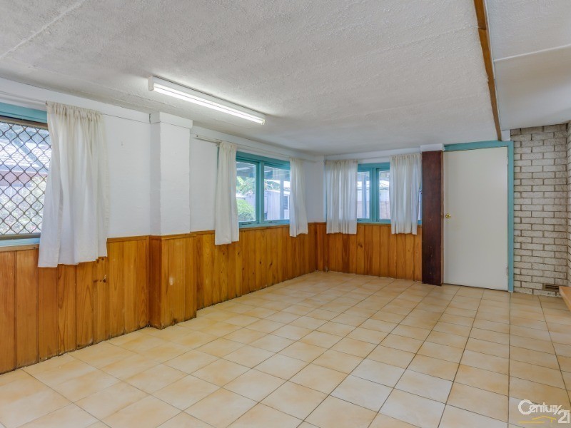 63 Parkside Drive, Thornlie WA 6108