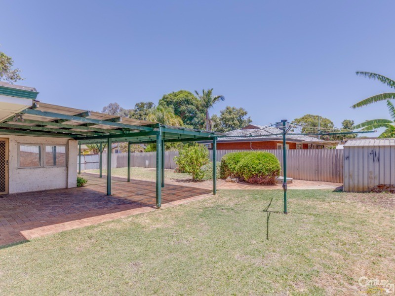 63 Parkside Drive, Thornlie WA 6108