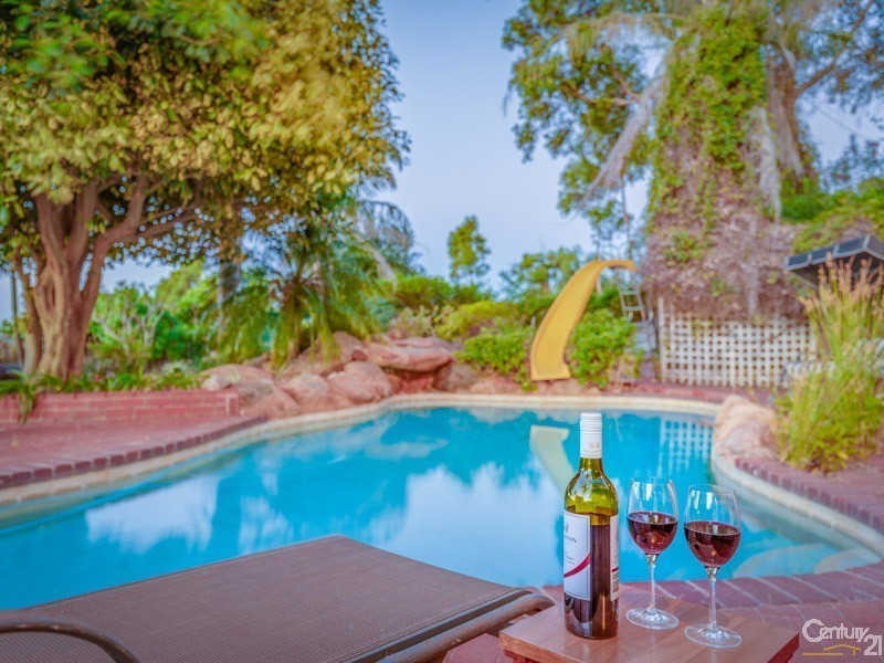 65 Basildon Road, Lesmurdie WA 6076