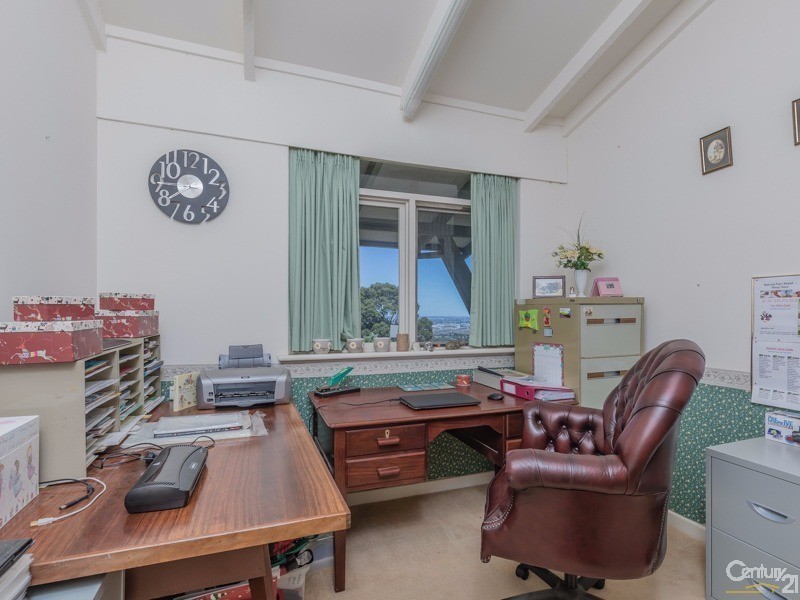 65 Basildon Road, Lesmurdie WA 6076