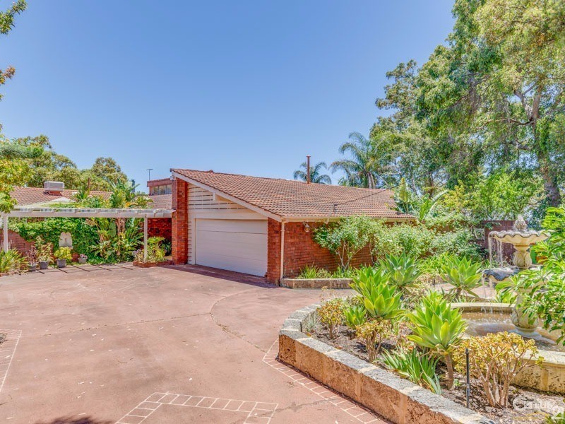 65 Basildon Road, Lesmurdie WA 6076