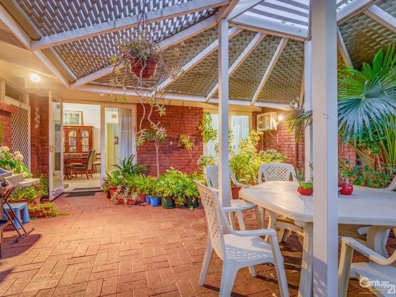 65 Basildon Road, Lesmurdie WA 6076