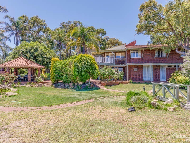 65 Basildon Road, Lesmurdie WA 6076