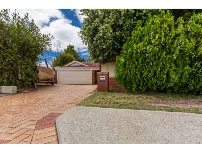 52 Eastwood Parade, Canning Vale WA 6155