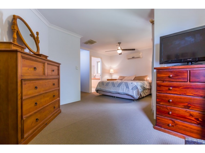 52 Eastwood Parade, Canning Vale WA 6155
