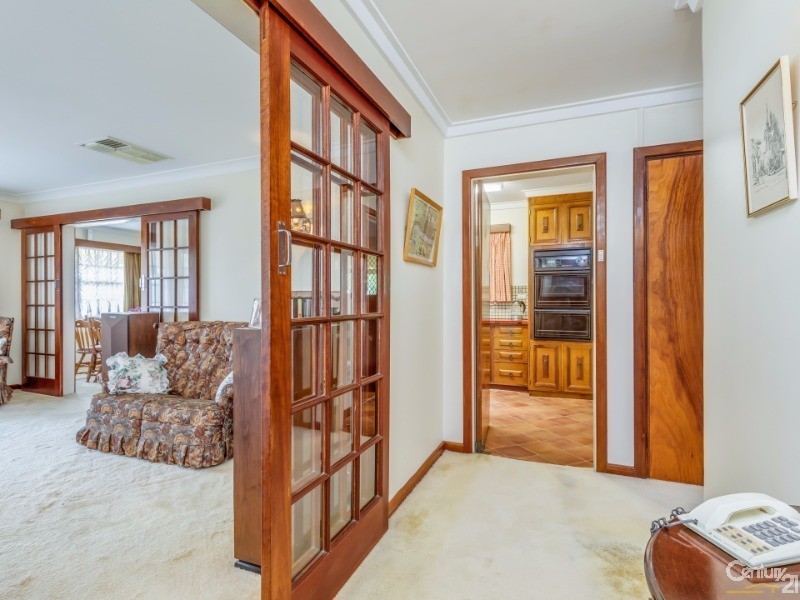 2 Pegus Street, Thornlie WA 6108