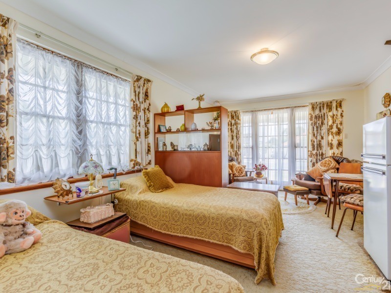 2 Pegus Street, Thornlie WA 6108