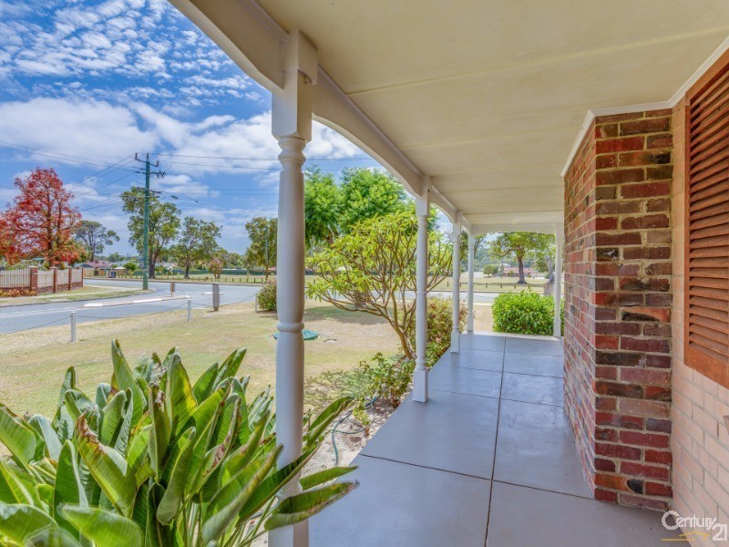 2 Pegus Street, Thornlie WA 6108