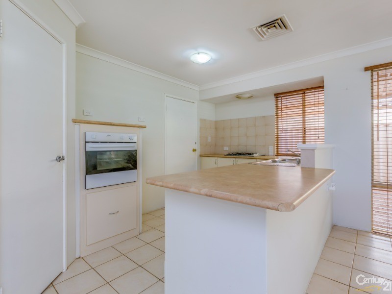 5 Autumn Crescent, Thornlie WA 6108