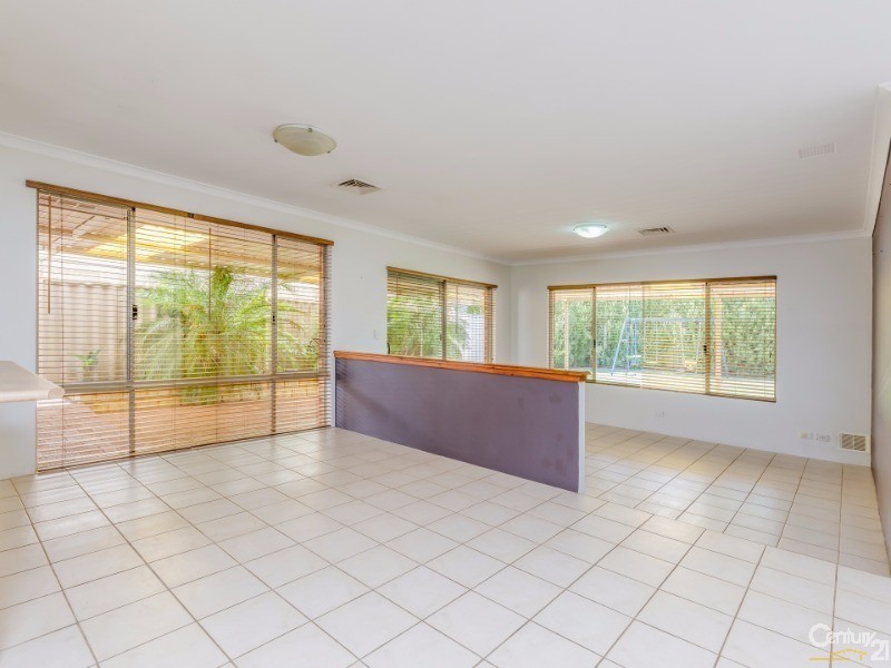 5 Autumn Crescent, Thornlie WA 6108