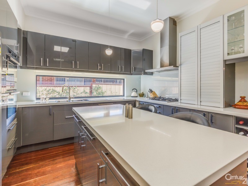 81 Hobbs Avenue, Como WA 6152