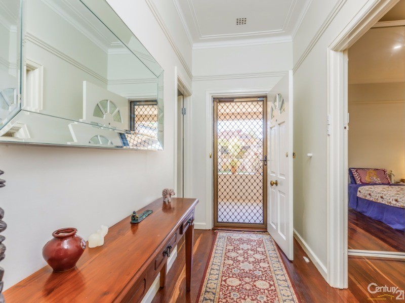 81 Hobbs Avenue, Como WA 6152