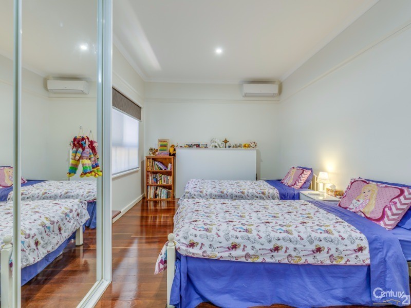 81 Hobbs Avenue, Como WA 6152