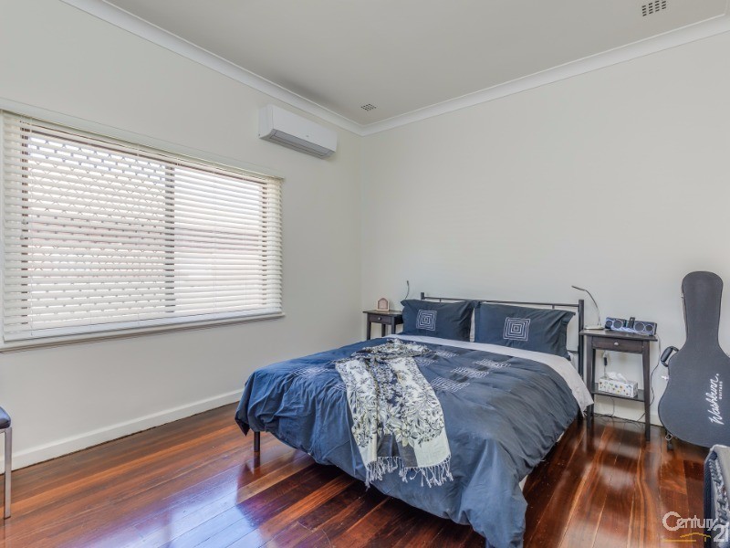 81 Hobbs Avenue, Como WA 6152