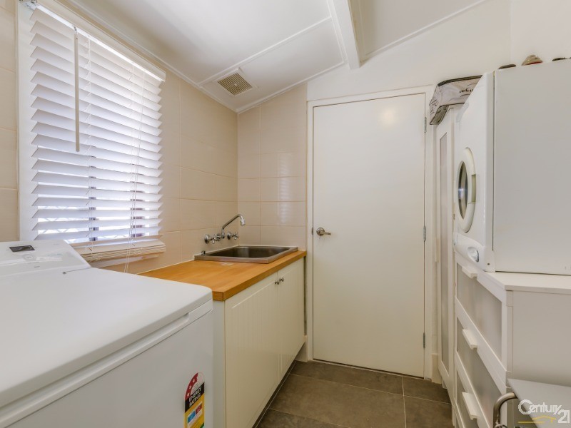 81 Hobbs Avenue, Como WA 6152