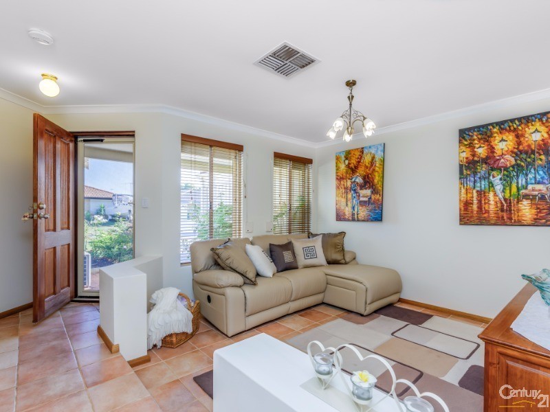 13 Menora Loop, Warnbro WA 6169