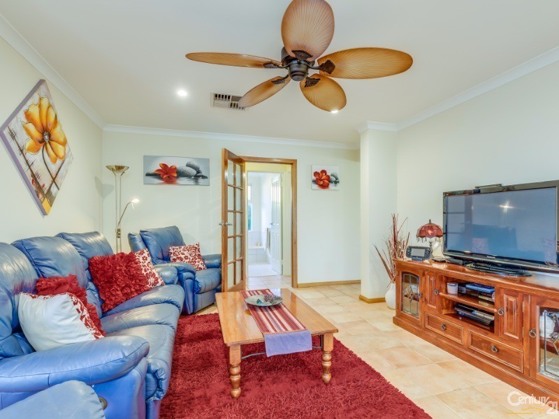 13 Menora Loop, Warnbro WA 6169