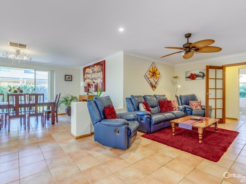 13 Menora Loop, Warnbro WA 6169