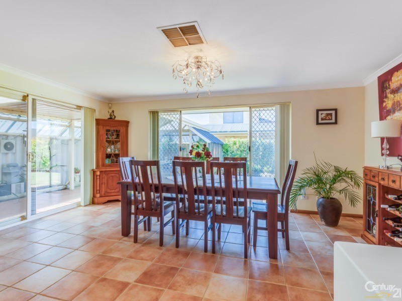 13 Menora Loop, Warnbro WA 6169