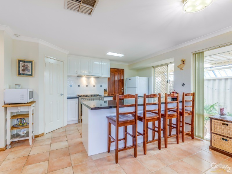 13 Menora Loop, Warnbro WA 6169