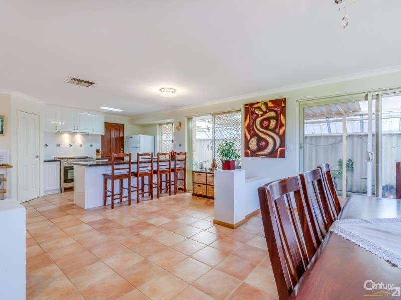 13 Menora Loop, Warnbro WA 6169