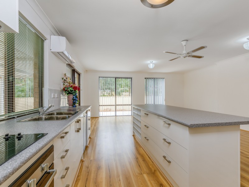 7 Lovegrove Court, Byford WA 6122