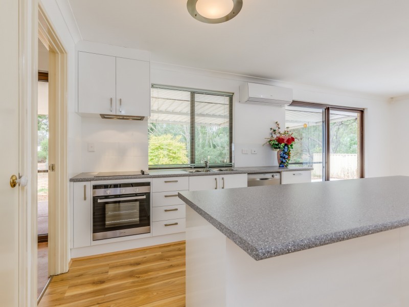 7 Lovegrove Court, Byford WA 6122