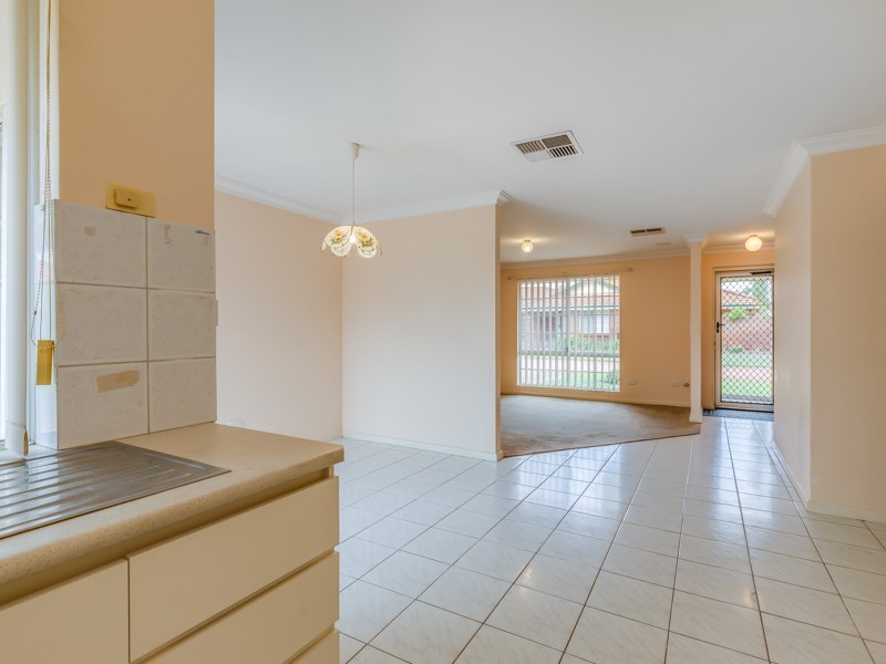 11/22 Swingler Way, Gosnells WA 6110