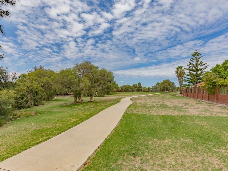 11/22 Swingler Way, Gosnells WA 6110