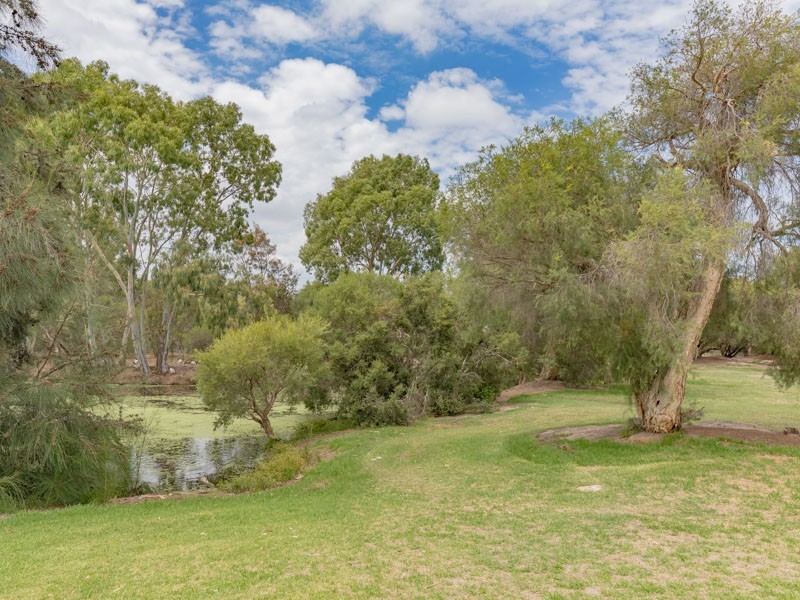 11/22 Swingler Way, Gosnells WA 6110