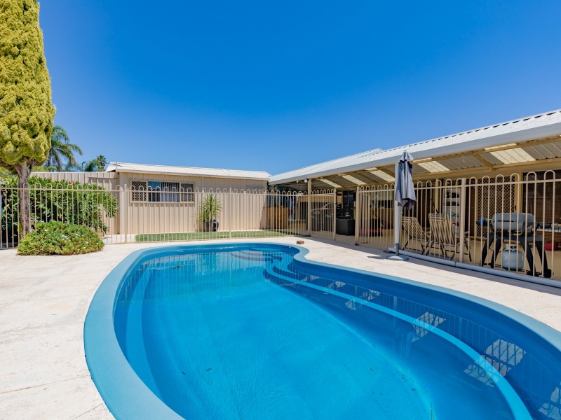 19 Farrer Place, Thornlie WA 6108