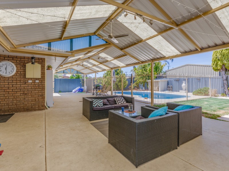 19 Farrer Place, Thornlie WA 6108
