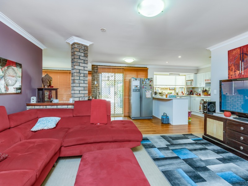 19 Farrer Place, Thornlie WA 6108