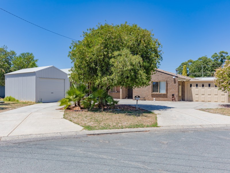 19 Farrer Place, Thornlie WA 6108