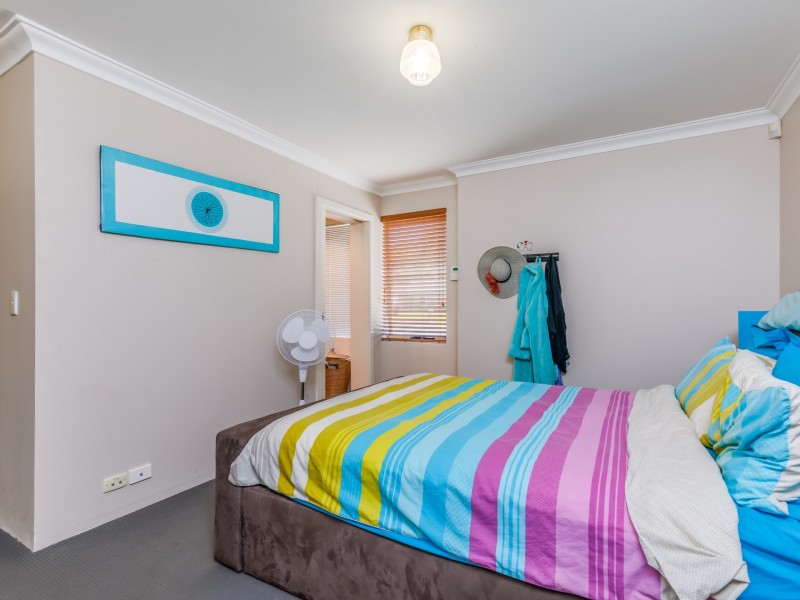 19 Farrer Place, Thornlie WA 6108