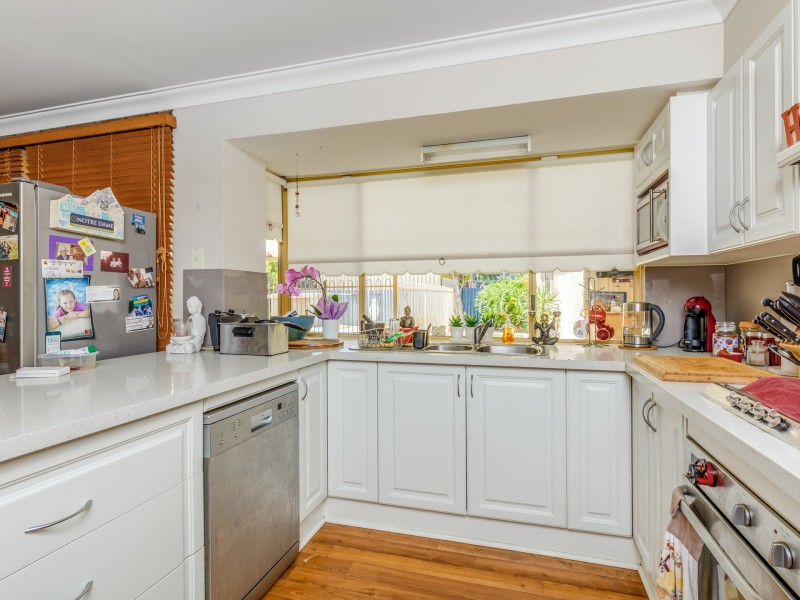 19 Farrer Place, Thornlie WA 6108