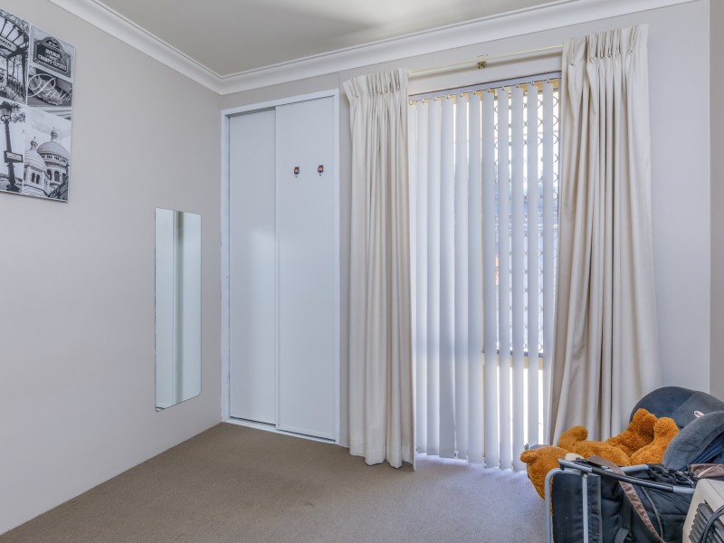 19 Farrer Place, Thornlie WA 6108
