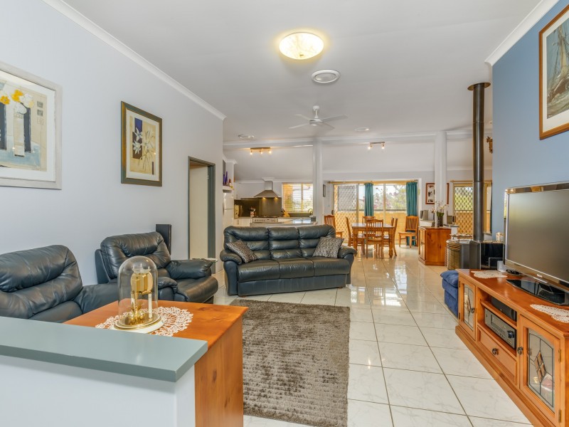 7 White Gum Rise, Byford WA 6122