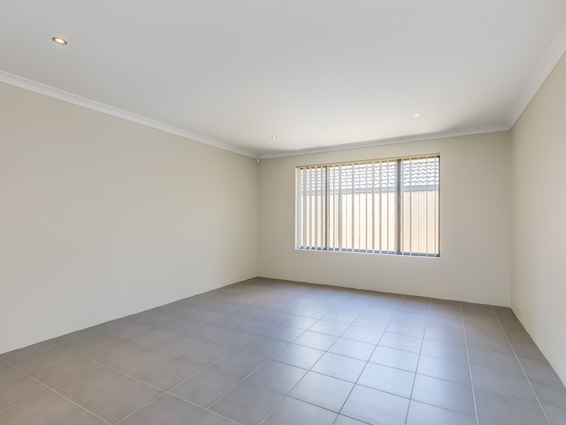 302 Lyon Road, Aubin Grove WA 6164