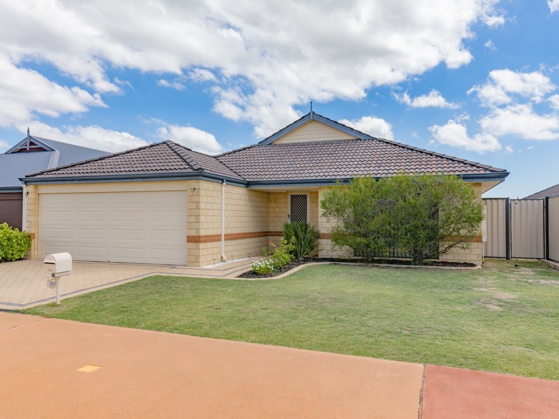 302 Lyon Road, Aubin Grove WA 6164